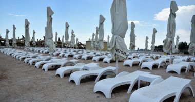 VIDEO. Constănțenii cer limitarea programului beach-barurilor. "Vă pasă de turiști, dar de noi?" - 4