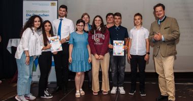 Stire din Cultură-Educație : Proiectele europene oferă elevilor constănțeni șansa unor amintiri frumoase și prietenii de neuitat