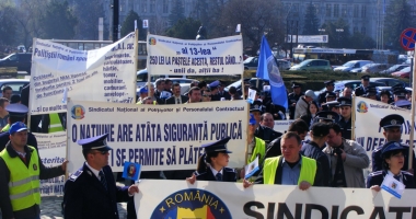 Polițiștii pun lacătul pe sedii. Noaptea nu se mai lucrează? - 4