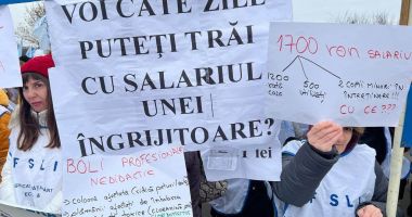 Sărăcia i-a scos în stradă pe angajaţii din Educaţie! "Avem buzunarele goale şi copii de crescut" - 3
