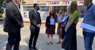 Protest inedit, în prima zi de şcoală. „Vrem spaţii pentru elevii noştri!” - 3
