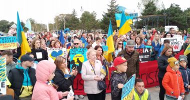 Ucrainenii au ieşit în stradă, la Constanţa, şi au protestat împotriva crimelor de război. "Nu putem să tăcem!" - 3