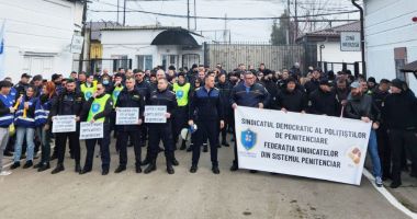 Stire din Eveniment : Polițiștii de la Poarta Albă au început protestele: „Sistemul penitenciar este în colaps”