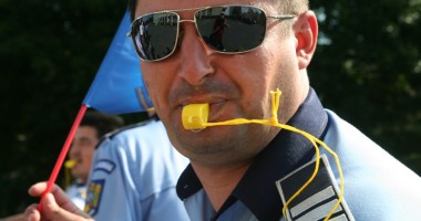 Polițiștilor le-a ajuns cuțitul la os! Vor să iasă în stradă - 2