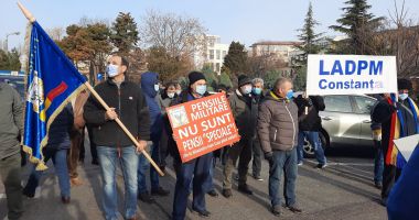 Protest al polițiștilor, grefierilor și pensionarilor, la Constanța. „Suntem umiliți!” - 3