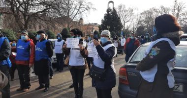 Protest al polițiștilor, grefierilor și pensionarilor, la Constanța. „Suntem umiliți!” - 11