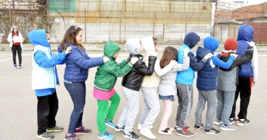 "A-i face copilului viața ușoară, ca părinte, înseamnă să-l educi, nu să-i oferi mulți bani, gadgeturi, mașină..." - 4
