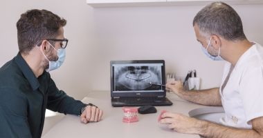 Stire din Sănătate : Radiografiile dentare ajută la diagnosticarea tuturor problemelor de la nivelul gurii