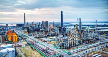 Stire din Economie : Rafinăria Petromidia merge  la turație maximă -  producție record în luna mai