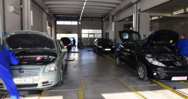 Calvarul de la Registrul Auto. Cozi ca în Epoca de Aur - 3