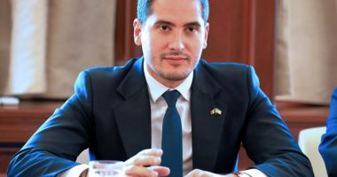 Stire din Politică-Administrație : Consilierul local Costin Răsăuţeanu, proiect pentru familiile tinere. „Doar aşa va creşte natalitatea”
