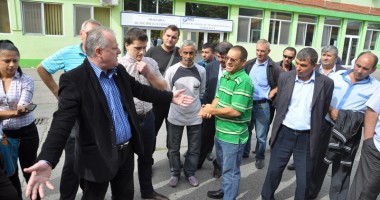 Stire din Eveniment : Constanța, paralizată de greva RATC. Mazăre vrea să privatizeze traseele
