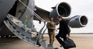 Stire din Actualitate : Blinken și Austin s-au întâlnit cu Zelenski la Kiev. Rusia încearcă să ascundă adevărata amploare a pierderilor