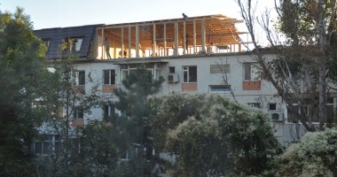 Stire din Cetățenești : Trăim în "patria mârlanilor"? Războiul mansardelor: creiere forate cu bormașini, ciocane și înjurături