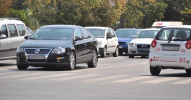 Stire din Eveniment : Asiguratorii au mână liberă să scumpească polițele RCA. Cât va costa o asigurare?