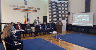 Stire din Social : Recensământul populaţiei. O zi liberă de la serviciu pentru cei care îşi completează singuri formularele