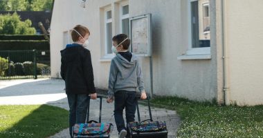 Îngrijorări privind redeschiderea şcolilor. „Este imposibilă respectarea distanţării fizice!” - 2