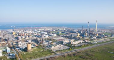 Stire din Economie : Rezultatele financiare ale Rompetrol Rafinare 2021. Cifre de afaceri şi profituri în creştere