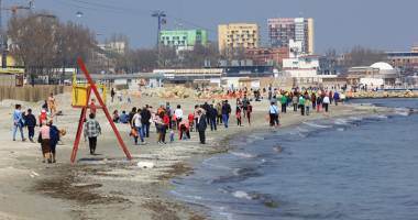 Stire din Social : De Paște, românii nu s-au înghesuit la mare! Își iau revanșa de 1 Mai?