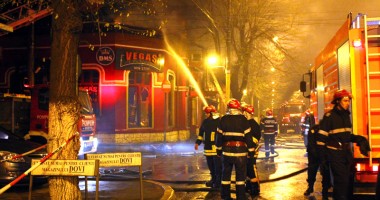 Stire din Eveniment : Pompierii se apără: "Am fost anunțați prea târziu"