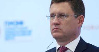 Stire din Actualitate : Rusia preferă să reducă producţia de ţiţei în loc să-l vândă statelor care plafonează preţurile