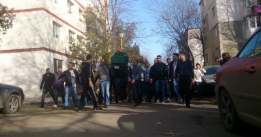 Fostul lider al lumii interlope, Săceanu, condus pe ultimul drum. Cadavrul a fost luat cu forța de la morgă / Galerie Foto - 2