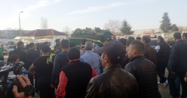 Fostul lider al lumii interlope, Săceanu, condus pe ultimul drum. Cadavrul a fost luat cu forța de la morgă / Galerie Foto - 4
