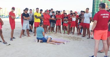 Scoși din ghearele morții! Salvamarii, ignoraţi de turiştii de pe litoral. "Ne arată semne obscene, ne înjură" - 2