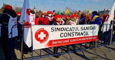 Sindicaliştii din sănătate protestează! "Avem patru categorii de salariați într-un singur sistem, ceea ce este aberant" - 2