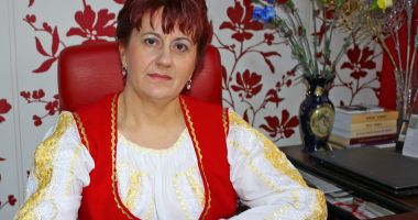Stire din Politică-Administrație : Primarul din Saraiu, Dorinela Irimia, are în vedere mai multe proiecte. "Cuvintele fără fapte sunt fără efect"