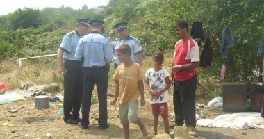 Poliția a evacuat șatra care teroriza zona Far! - 11