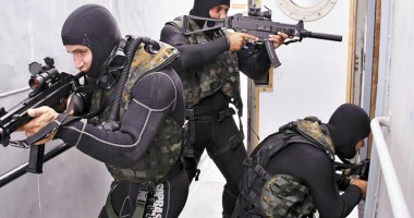 MISIUNI SECRETE / SCAFANDRII DE LUPTĂ, în ELITA FORȚELOR SPECIALE - 3