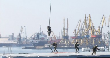 MISIUNI SECRETE / SCAFANDRII DE LUPTĂ, în ELITA FORȚELOR SPECIALE - 2