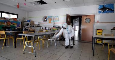 Stire din Cultură-Educație : Elevii de-a VIII-a și a XII-a se întorc la școală! "Suntem pregătiți și dacă va veni un singur elev!"