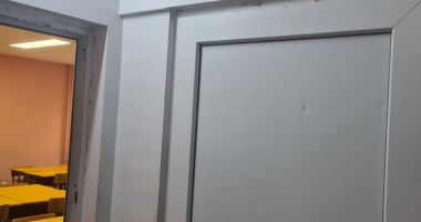 Culmea învățământului! La Școala 39, părinții solicită un container în locul unei încăperi insalubre - 6