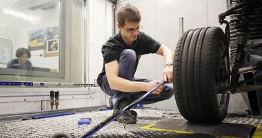 Stire din Cultură-Educație : Şcoala profesională, cu meserii la mare căutare. „Domeniul auto este în continuă creştere!”