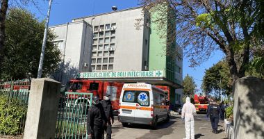 Stire din Social : Se caută soluţii pentru angajaţii Spitalului de Infecţioase. „Salariile medicilor nu le plăteşte primăria!”