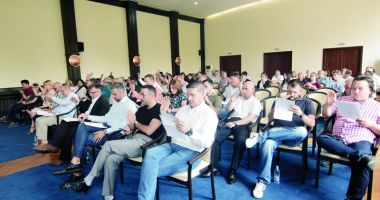 Stire din Politică-Administrație : Dispută la ședința CJC. Liberalii acuză conducerea instituției că ignoră proiectele PNL