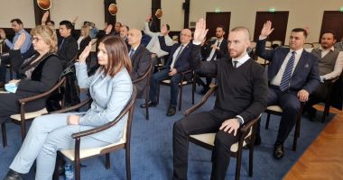 Stire din Politică-Administrație : LIVE TEXT / Aleşii locali din Constanţa, convocaţi ACUM în şedinţă ordinară