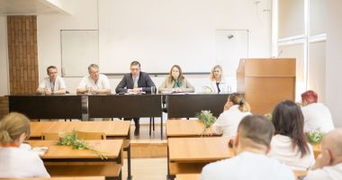 Stire din Politică-Administrație : Șefii de secții din spitale, chemați la raport de președintele CJC Marius Horia Țuțuianu