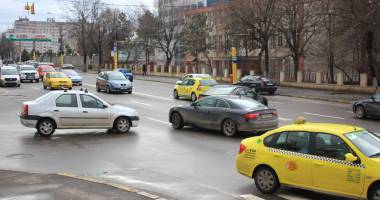 Sens giratoriu în intersecția Lăpușneanu cu N. Iorga. Când va fi gata și cum va afecta circulația - 2
