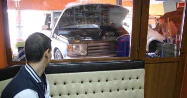 Stire din Eveniment : Disperare în service-urile auto: "Vor să ne închidă!"