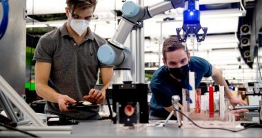 Stire din Economie : Și-au pierdut românii creativitatea? Numărul invențiilor brevetate s-a redus de aproape patru ori în ultimii 30 de ani