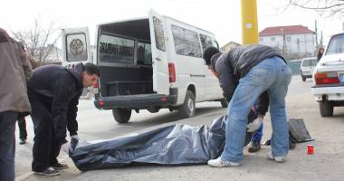 Stire din Eveniment : Autopsii prin "străini" și morți plimbați cu "ocazia"