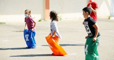 Singuri acasă. Povestea tristă a copiilor cu părinţii plecaţi la muncă în străinătate - 2