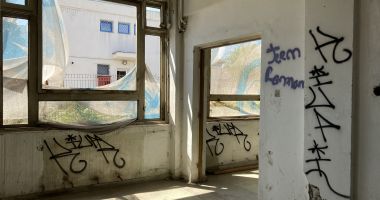 Chiar nu mai interesează pe nimeni? A scăpat de la demolare, dar nu şi de şobolani! - 4