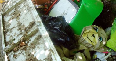 "Nămolul de Techirghiol ne-a «aterizat» în case și în curți! Ajutați-ne să scăpăm de el!" - 3