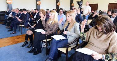 Stire din Politică-Administrație : Iese cu scântei la ședința Consiliului Local? Spații verzi, scoase la vânzare, în Constanța