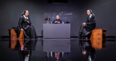 Stire din Cultură-Educație : Teatru pentru toate gusturile, în acest weekend. Ce piese puteţi viziona