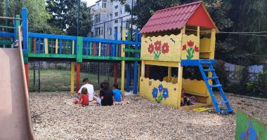 Stire din Social : Copiii din Casa "Speranța" sunt minunaţi, dar abandonaţi. A ajuns la centru după ce i-a murit mama